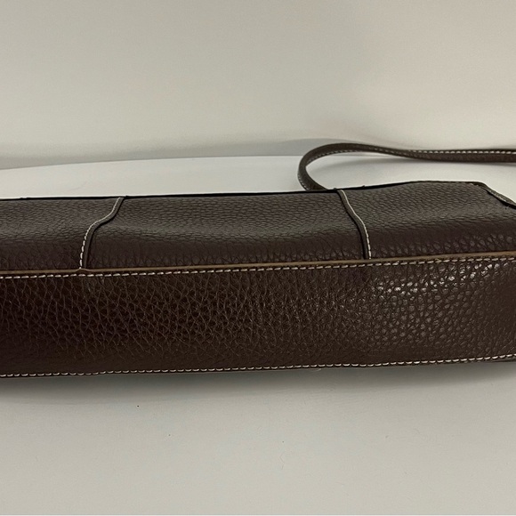 Tommy Hilfiger Brown Leather Clutch Crossbody Bag with Detachable Strap - Picture 4 of 12